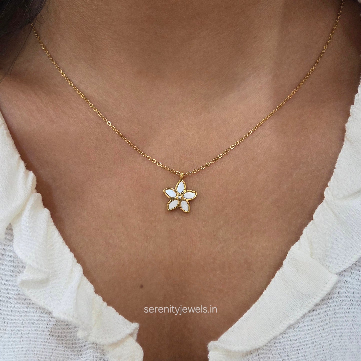 Stephanie Flower Necklace