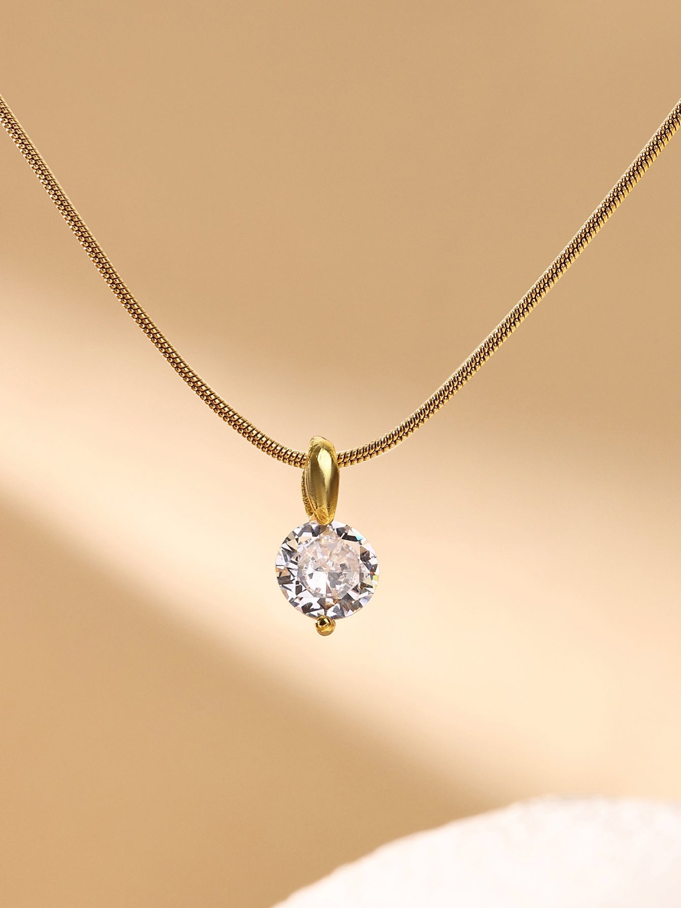 Sansa Pendant Necklace