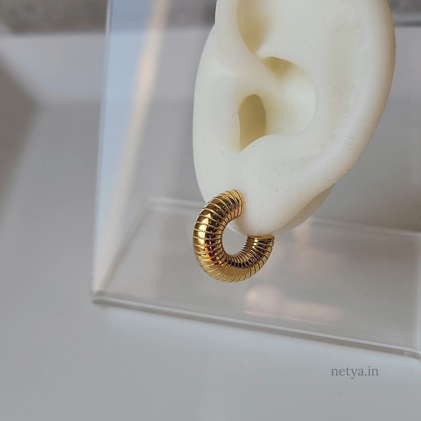 Freya Hoops