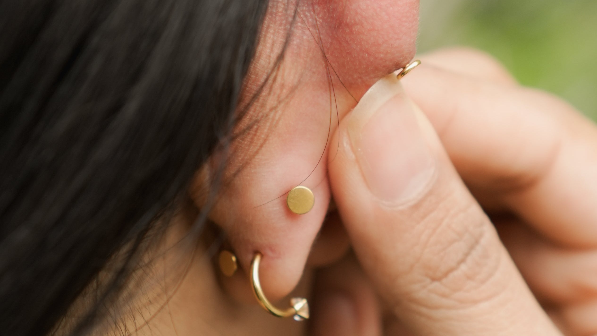 Flat-Back Studs vs Butterfly Backs: Which is Right for You?