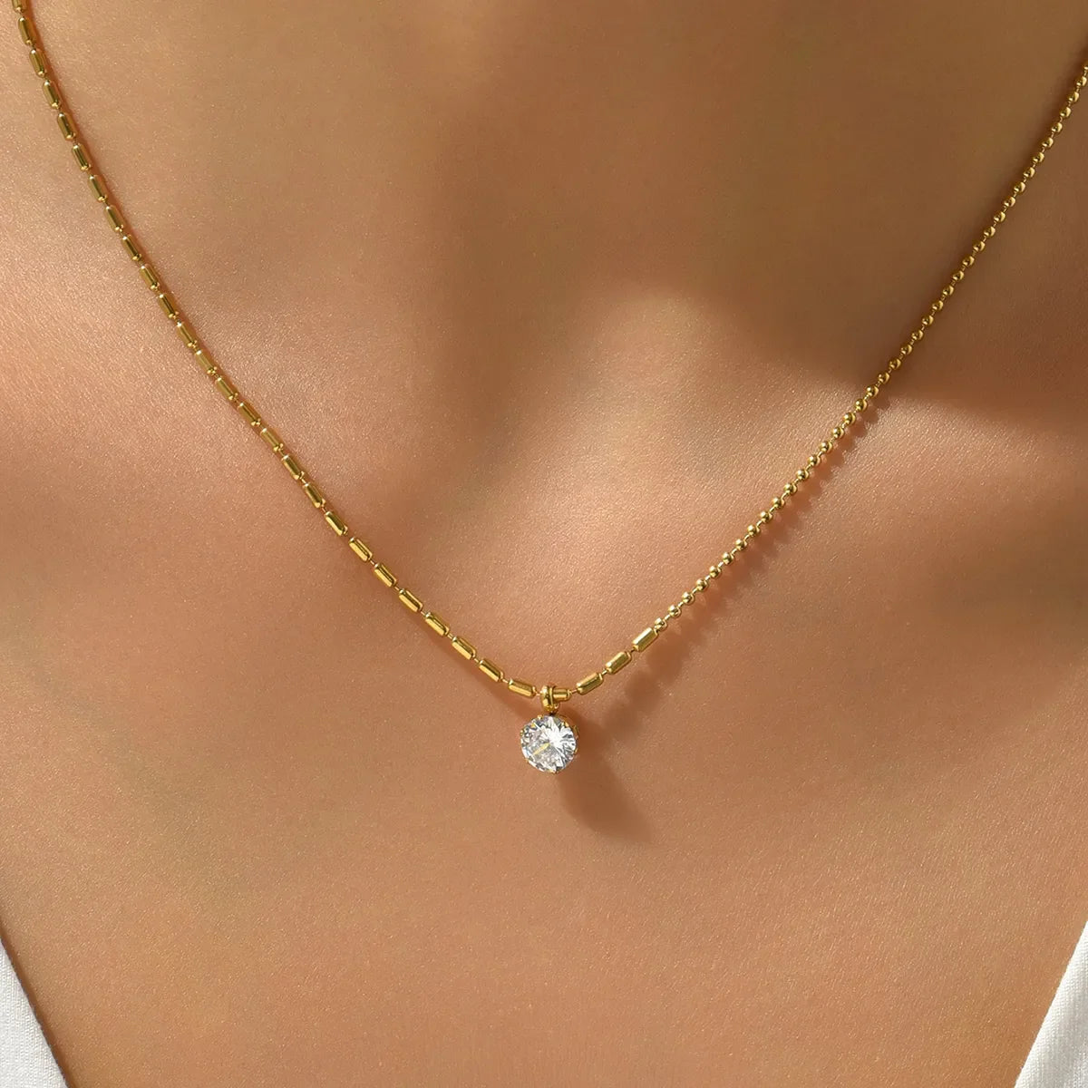 Arya Pendant Necklace