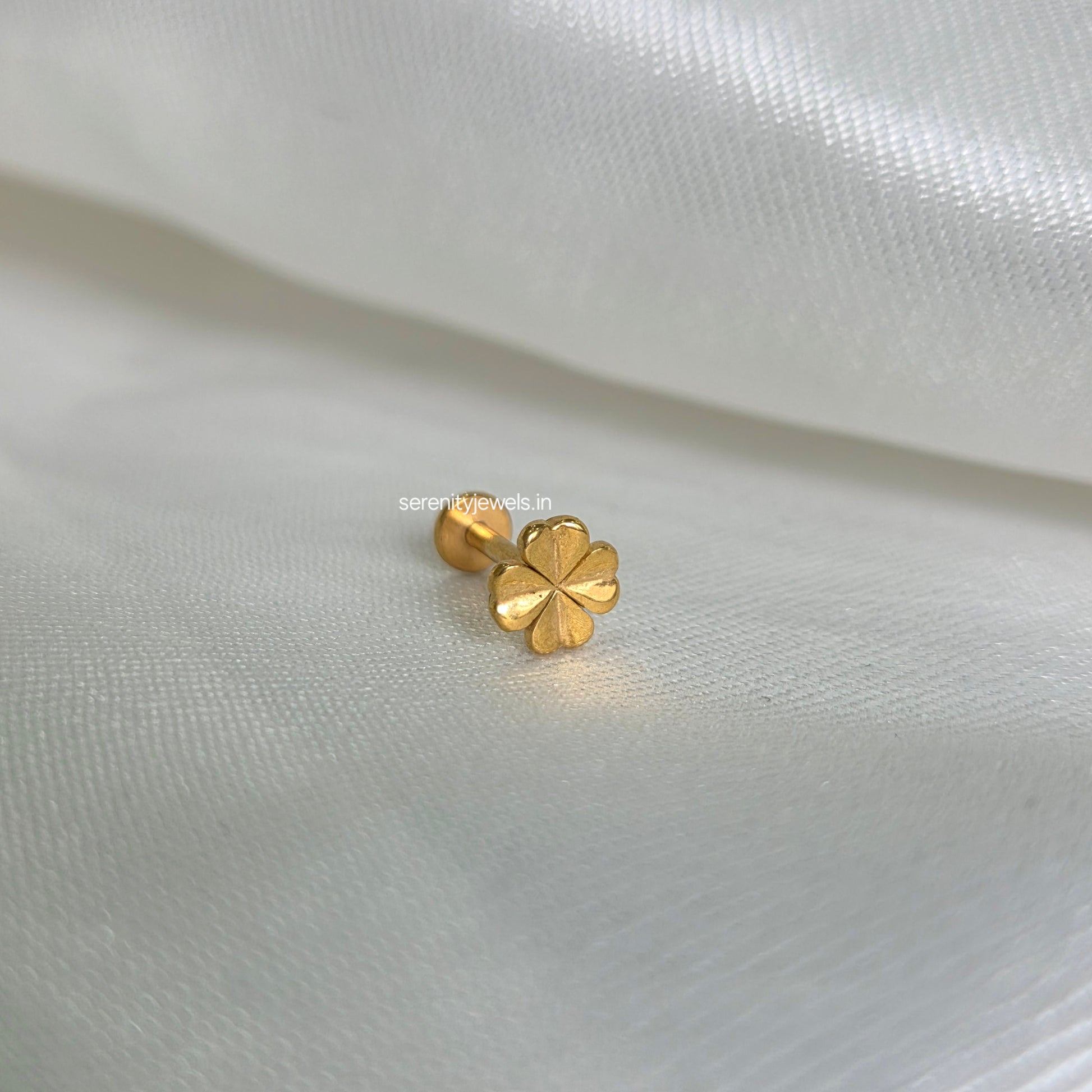 Clovera Flat Studs - PAIR