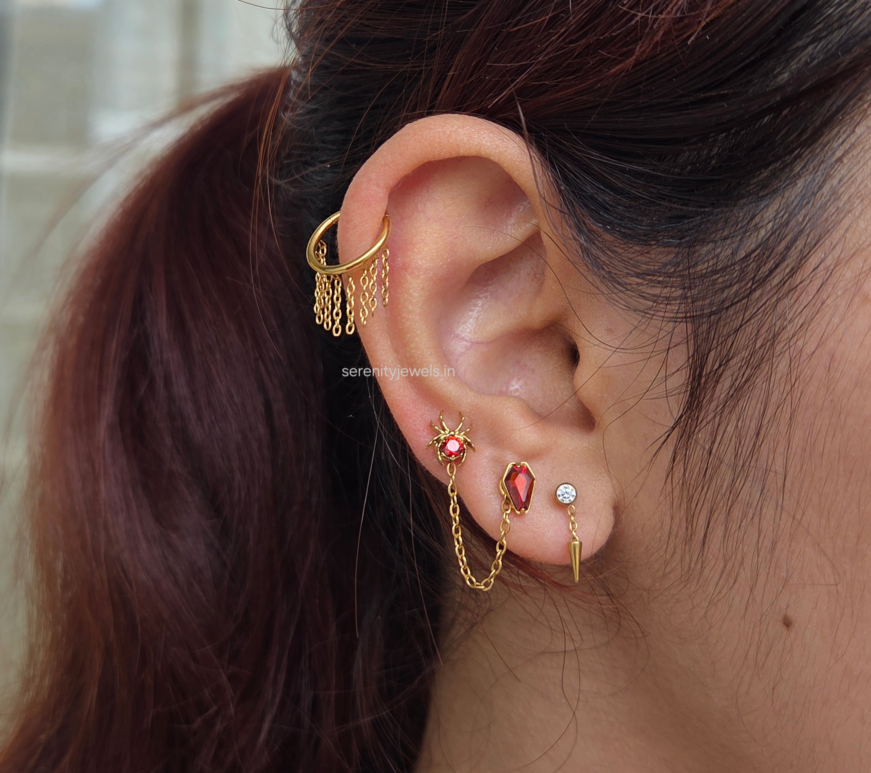 Drape Chain Titanium Conch Hoop - SINGLE