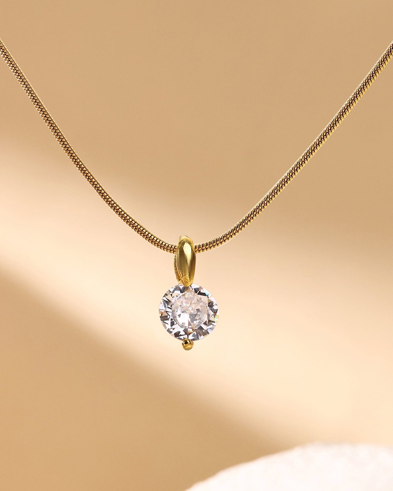 Sansa Pendant Necklace