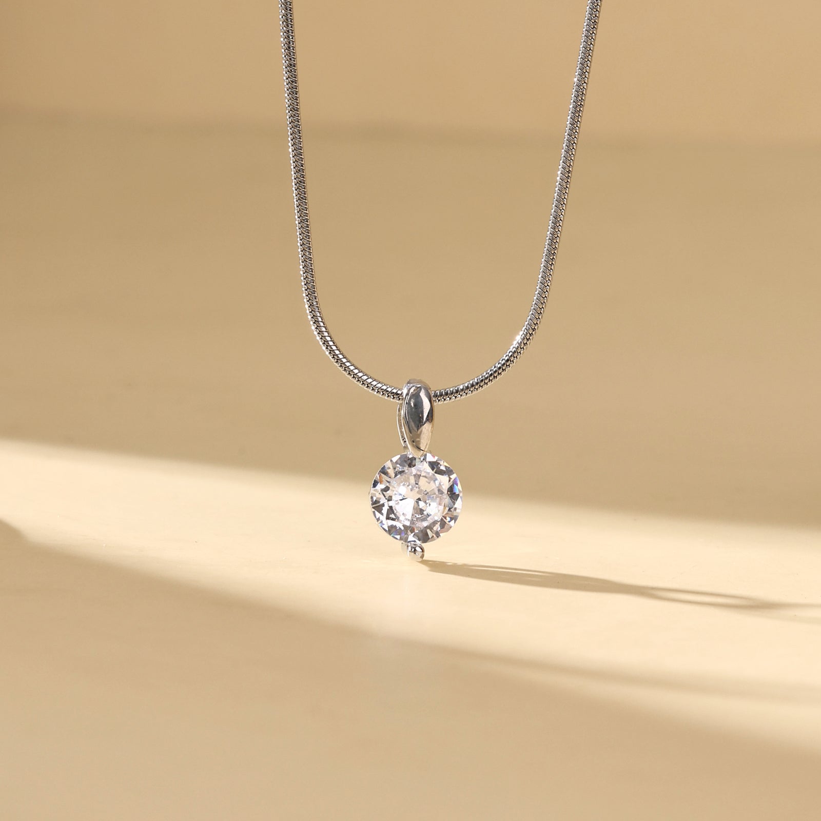 Sansa Pendant Necklace