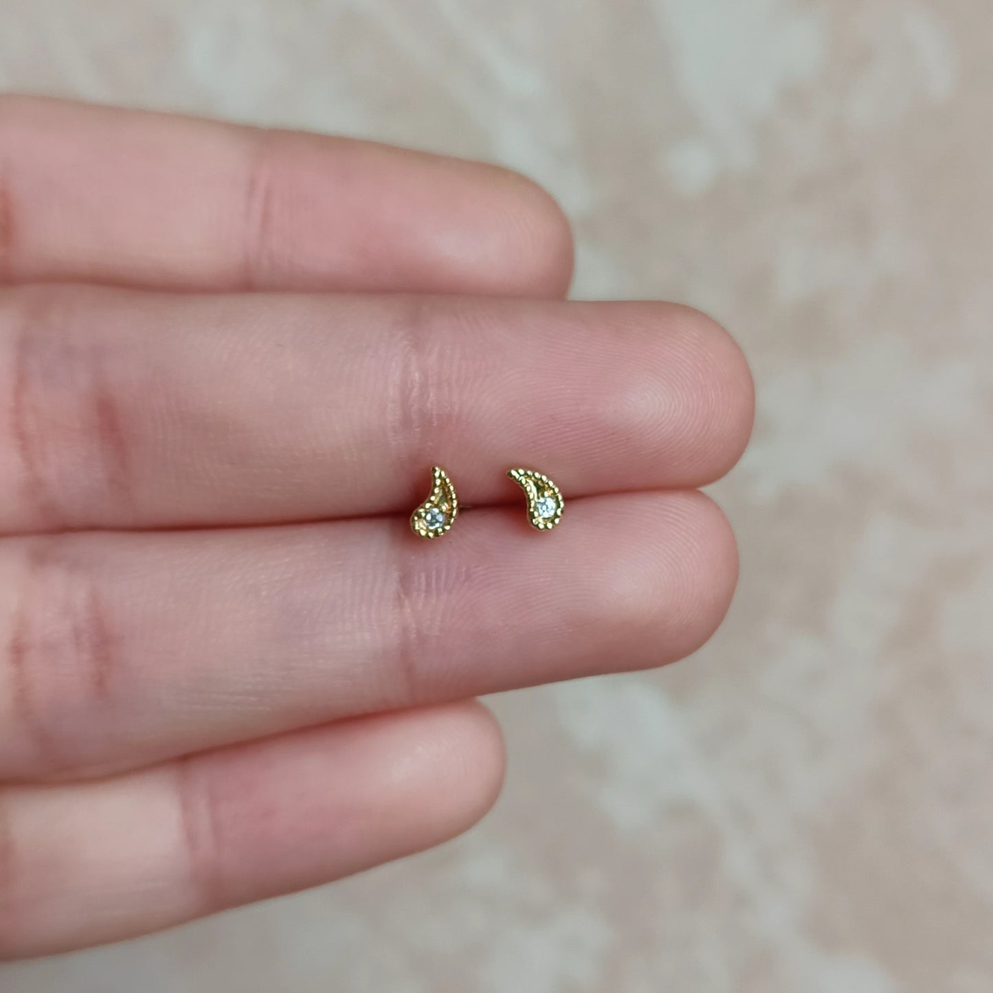 Mini Teardrop studs - Pair