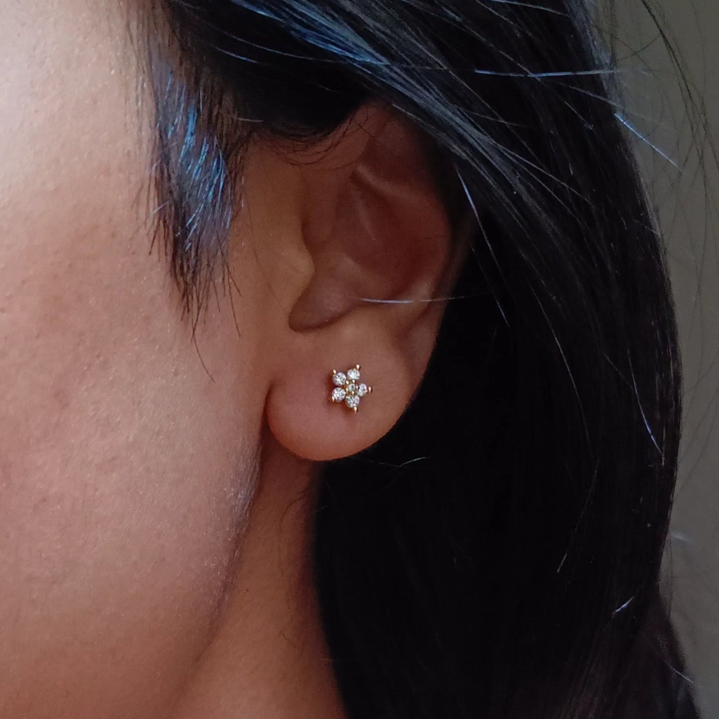 Flower studs - Pair