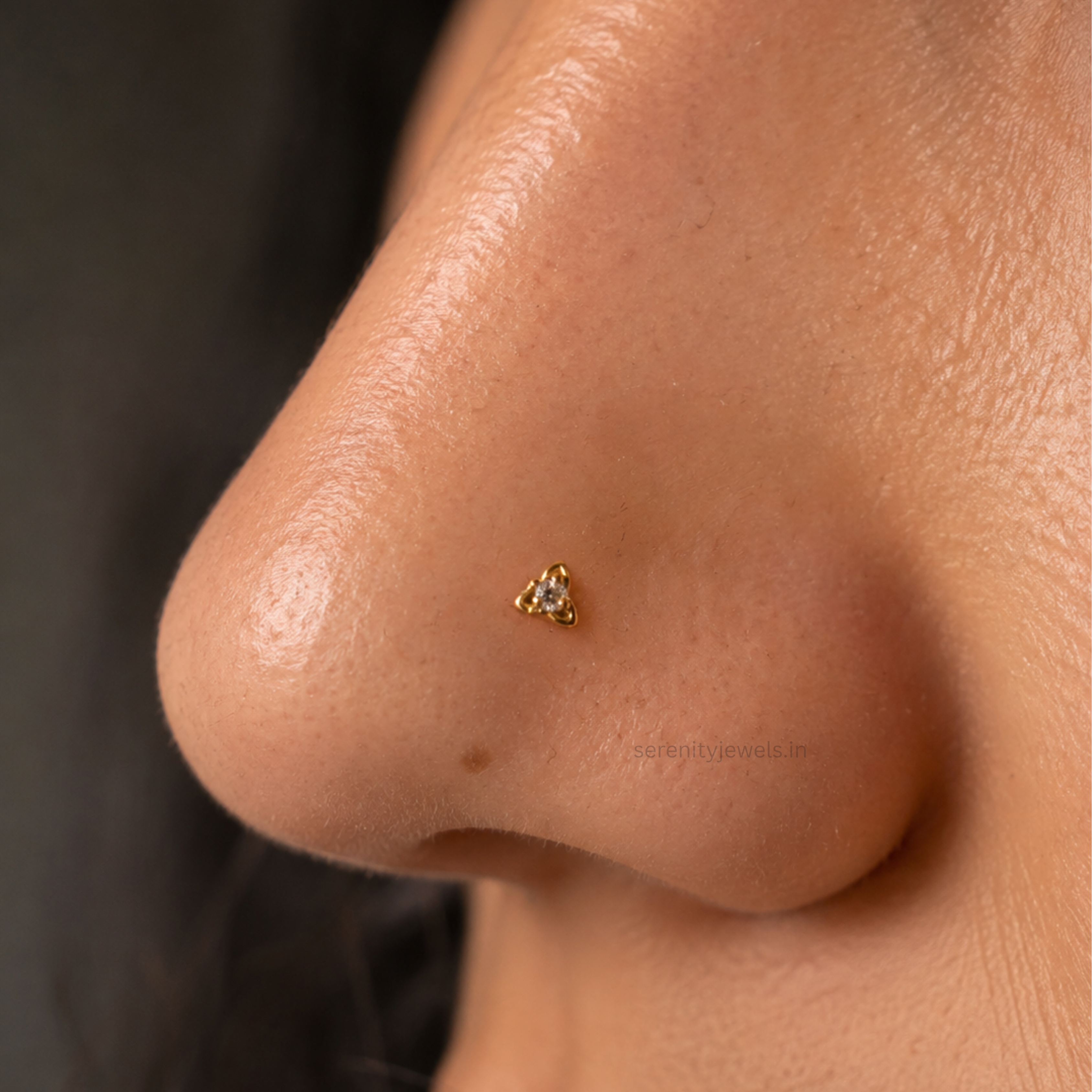 Petite Spark Nose Stud  - SINGLE