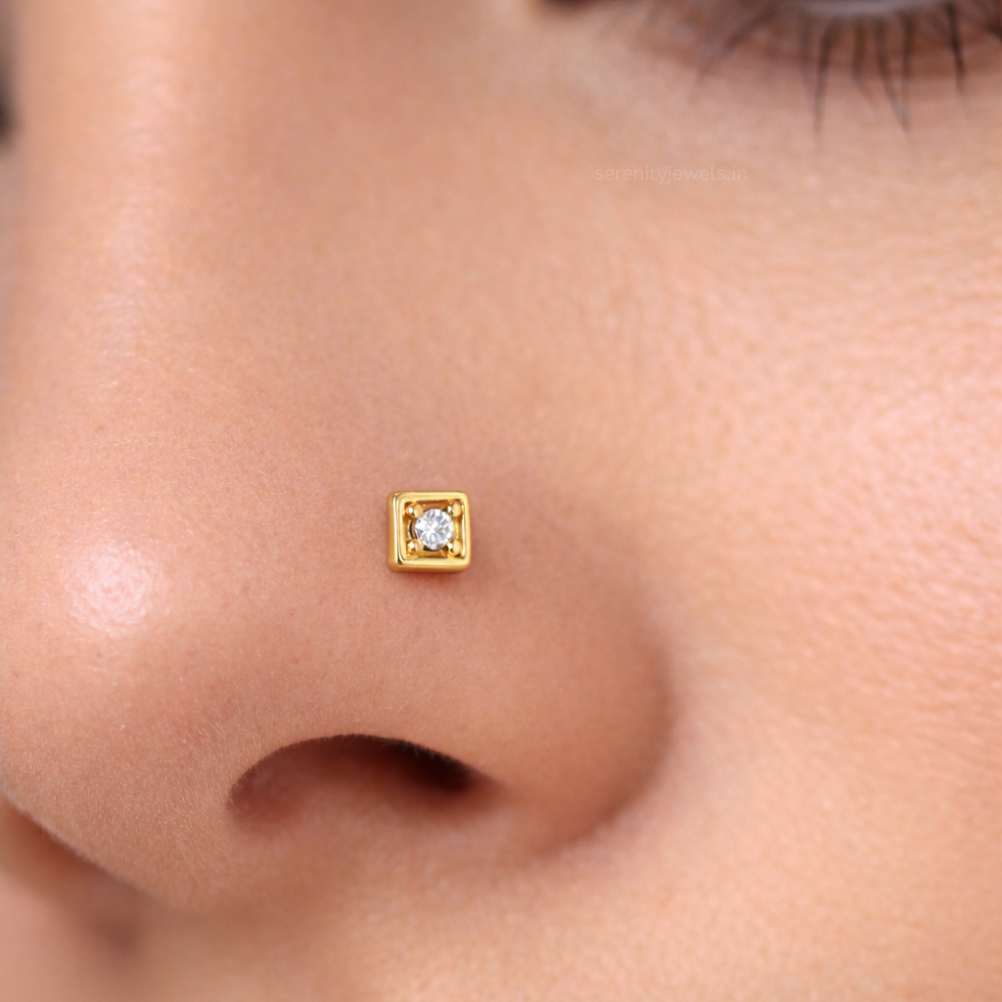 Rhombus Dot Nose Stud
