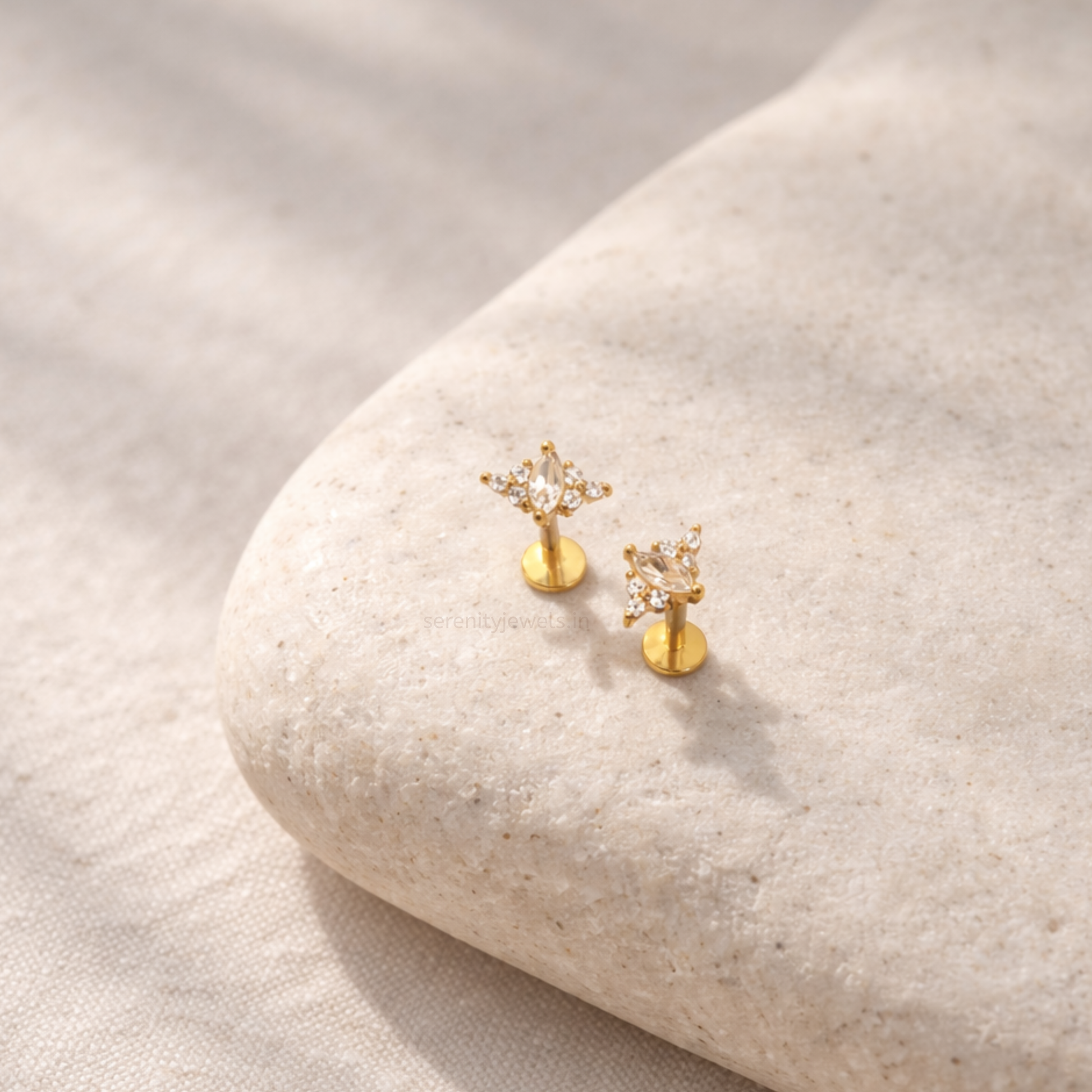 Siarra Flat Studs - PAIR