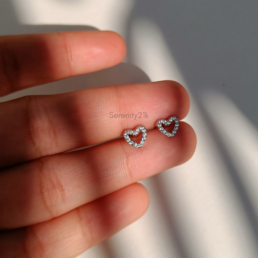 Heart studs - Pair