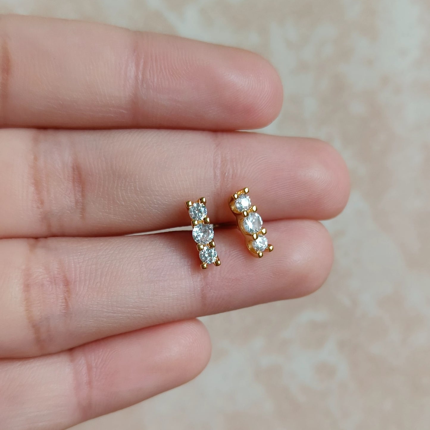 Dainty I stud - Pair