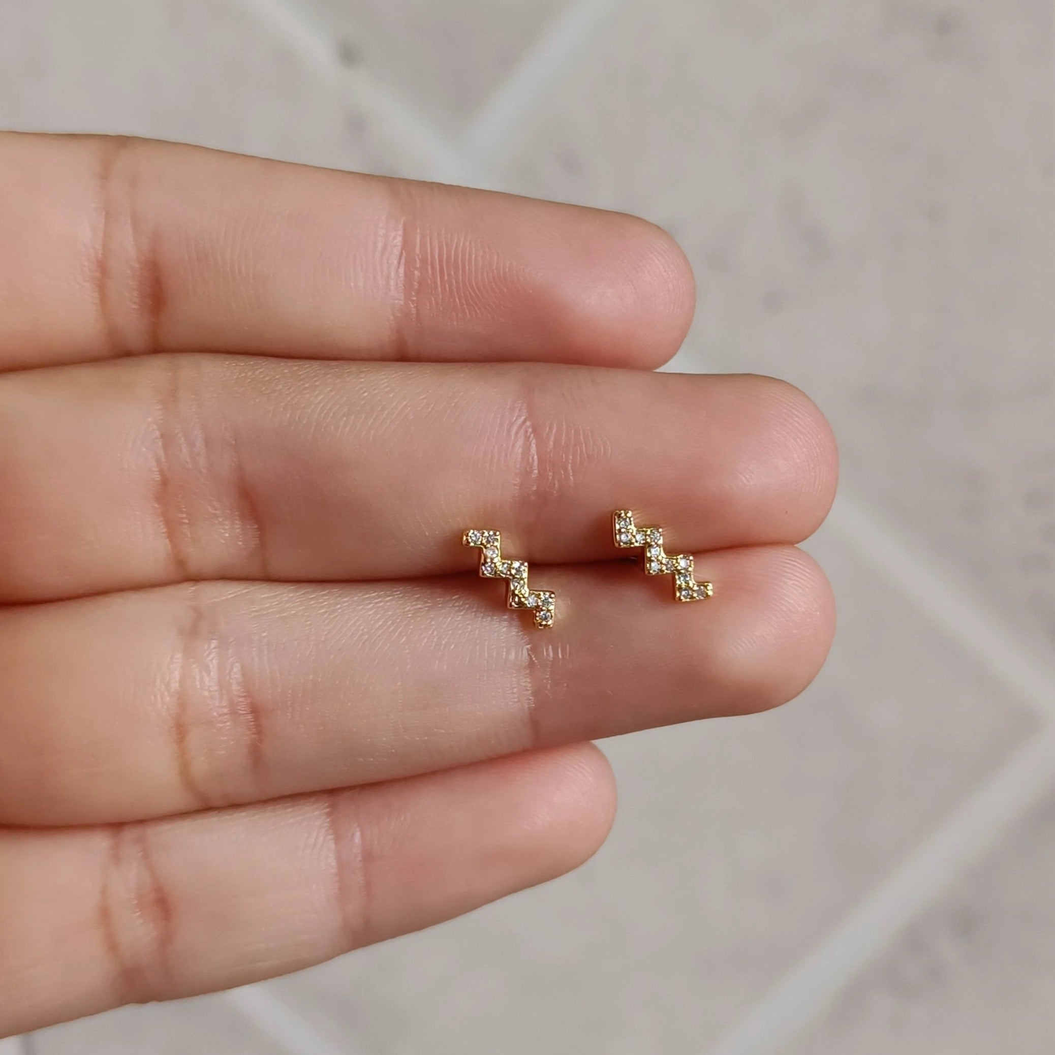 Zig zag studs - Pair Serenity Jewels